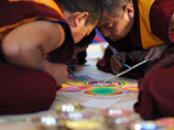 Тибетские монахи соорудят в Калмыкии песочные мандалы