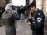 Согласно последнему опросу, проведенному на территории Палестинской автономии социологами израильского университета Бир Зейт, за это высказываются 52% населения Согласно последнему опросу, проведенному на территории Палестинской автономии социологами израильского университета Бир Зейт, за это высказываются 52% населения