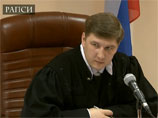 Чтобы разобраться с претензиями адвокатов, представители гособвинения попросили суд дать предоставить им время. Не так много, как хотелось бы защите - был объявлен перерыв на 45 минут Чтобы разобраться с претензиями адвокатов, представители гособвинения попросили суд дать предоставить им время. Не так много, как хотелось бы защите - был объявлен перерыв на 45 минут