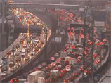 Дождь и Парад устроили в Москве 10-балльные пробки Дождь и Парад устроили в Москве 10-балльные пробки