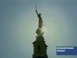 Лидера британских хакеров-"анонимусов" судят за изнасилования оппозиционерки в палатке лагеря "Оккупай Лондон" Лидера британских хакеров-"анонимусов" судят за изнасилования оппозиционерки в палатке лагеря "Оккупай Лондон"