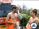 Американские брат с сестрой после кораблекрушения 14 часов плыли до берега по кишащему акулами морю Американские брат с сестрой после кораблекрушения 14 часов плыли до берега по кишащему акулами морю