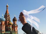 Почти три десятка оппозиционеров и гражданских активистов были задержаны в субботу в Москве на Красной площади, сообщил "Интерфаксу" член бюро движения "Солидарность" Сергей Давидис Почти три десятка оппозиционеров и гражданских активистов были задержаны в субботу в Москве на Красной площади, сообщил "Интерфаксу" член бюро движения "Солидарность" Сергей Давидис