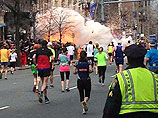 На финише бостонского международного марафона в Бостоне 15 апреля прогремели два взрыва