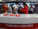 Стюардессам турецких авиалиний запретят красную помаду 