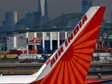 Пилоты Air India легли спать, посадив за штурвал стюардессу. Та случайно отключила автопилот Пилоты Air India легли спать, посадив за штурвал стюардессу. Та случайно отключила автопилот