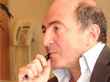 В 1997 году с состоянием 3 млрд долларов по версии журнала Forbes Борис Березовский считался богатейшим русским бизнесменом. После того, как беглый олигарх обосновался в Лондоне, его траты достигали 10 миллионов долларов в месяц В 1997 году с состоянием 3 млрд долларов по версии журнала Forbes Борис Березовский считался богатейшим русским бизнесменом. После того, как беглый олигарх обосновался в Лондоне, его траты достигали 10 миллионов долларов в месяц