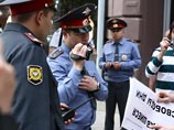 Московская полиция разогнала несанкционированный "лагерь оппозиции", вдохновленный плакатом "Путин пiдрахуй" Московская полиция разогнала несанкционированный "лагерь оппозиции", вдохновленный плакатом "Путин пiдрахуй"