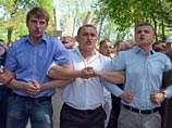 На Украине День Победы ознаменовался столкновениями участников официальных мероприятий с националистами На Украине День Победы ознаменовался столкновениями участников официальных мероприятий с националистами