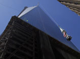 На небоскребе на месте башен-близнецов в Нью-Йорке возвели шпиль - теперь он может стать высочайшим зданием полушария