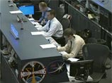 В ночь на пятницу экипаж МКС сообщил на Землю, что они видят в иллюминаторы падающие "снежинки". Было установлено, что идет утечка аммиака из системы охлаждения одного из двух каналов электроснабжения В ночь на пятницу экипаж МКС сообщил на Землю, что они видят в иллюминаторы падающие "снежинки". Было установлено, что идет утечка аммиака из системы охлаждения одного из двух каналов электроснабжения