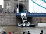 Лондонская полиция сорвала акцию арт-группы "Война" на Тауэрском мосту