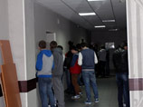 Впрочем, непосредственные участники недавнего происшествия смотрят на произошедшее менее глобально и считают причиной конфликта простое недопонимание Впрочем, непосредственные участники недавнего происшествия смотрят на произошедшее менее глобально и считают причиной конфликта простое недопонимание