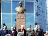 Православные верующие Якутска потребовали снести установленный в городе памятник Сталину Православные верующие Якутска потребовали снести установленный в городе памятник Сталину
