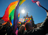 Представители ЛГБТ-движения на первомайском шествии в Санкт-Петербурге, 2013 г.