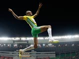 В 2008 году Хотсо Мокоена выиграл турнир по прыжкам в длину на зимнем чемпионате мира и серебро на Олимпиаде в Пекине. В 2009 году он установил рекорд среди африканских атлетов - 8 м 50 см, а на Олимпиаде в Лондоне Мокоена был только восьмым В 2008 году Хотсо Мокоена выиграл турнир по прыжкам в длину на зимнем чемпионате мира и серебро на Олимпиаде в Пекине. В 2009 году он установил рекорд среди африканских атлетов - 8 м 50 см, а на Олимпиаде в Лондоне Мокоена был только восьмым