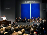 Монументальное полотно американского экспрессиониста Барнетта Ньюмана "Onement VI" продано во вторник на торгах произведениями современного искусства аукционного дома Sotheby's в Нью-Йорке за 43,8 млн долларов
