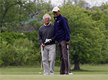 Обаму обвинили в том, что он тратит на гольф времени больше, чем на разработку антикризисных мер