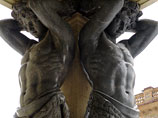 Цинковые скульптуры фасада Нового Эрмитажа заменят бронзовыми копиями