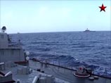 Повышая ставки в сирийской игре, Россия направила не менее дюжины военных кораблей для патрулирования вод вблизи своей базы ВМС в Сирии, пишет The Wall Street Journal