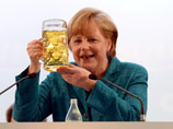 Der Spiegel: Ангела Меркель в молодости была веселой девушкой - пила вишневый виски и пела антисоветские песни 