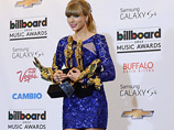 Знаменитая кантри-певица Тейлор Свифт стала триумфатором церемонии вручения музыкальной премии журнала Billboard, которая прошла в воскресенье, 19 мая, в Лас-Вегасе