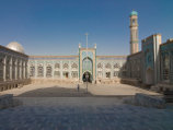 Основной принцип исламского банкинга - отказ от процентной ставки при выдаче кредитов, поскольку ислам запрещает ростовщичество. На фото - комплекс мечети Хаджи Джакуб в Душанбе