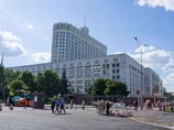 Чуть больше месяца назад, в середине апреля, россияне, согласно опросу ВЦИОМ, оценили работу правительства на "тройку" по пятибалльной шкале, напоминает "Полит.ру" Чуть больше месяца назад, в середине апреля, россияне, согласно опросу ВЦИОМ, оценили работу правительства на "тройку" по пятибалльной шкале, напоминает "Полит.ру"