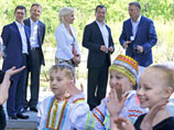 Премьер-министр Дмитрий Медведев стал "Почетным орленком" - это звание экс-президент получил во время визита в детский лагерь "Орленок" на Кубани