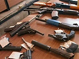 ФСБ обезвредила самую мощную в РФ банду оружейников: у "черных копателей" изъято 100 единиц оружия и 35 кг тротила ФСБ обезвредила самую мощную в РФ банду оружейников: у "черных копателей" изъято 100 единиц оружия и 35 кг тротила
