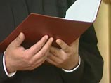 На Кубани зачитан приговор трем полицейским, изнасиловавшим любовницу мужчины по просьбе его жены На Кубани зачитан приговор трем полицейским, изнасиловавшим любовницу мужчины по просьбе его жены