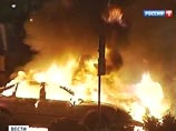 Молодежь из бедных районов, населенных преимущественно, мигрантами, бунтует уже четыре ночи - жжет машины, крушит полицейские участки и самих стражей порядка и, похоже, не собирается останавливаться Молодежь из бедных районов, населенных преимущественно, мигрантами, бунтует уже четыре ночи - жжет машины, крушит полицейские участки и самих стражей порядка и, похоже, не собирается останавливаться