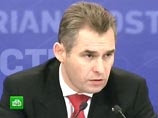 Уполномоченный при президенте РФ по правам ребенка Павел Астахов считает ситуацию с 33 петербургскими сиротами, которые якобы из-за "закона Димы Яковлева" не могут уехать на лечение и проживание в США, игрой взрослых Уполномоченный при президенте РФ по правам ребенка Павел Астахов считает ситуацию с 33 петербургскими сиротами, которые якобы из-за "закона Димы Яковлева" не могут уехать на лечение и проживание в США, игрой взрослых