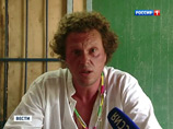 Бизнесмен Александр Полонский, который на момент привлечения средств дольщиков являлся владельцем и президентом компании, по-прежнему остается в Камбодже, где его держит другое дело - об избиении и незаконном лишении свободы местных моряков Бизнесмен Александр Полонский, который на момент привлечения средств дольщиков являлся владельцем и президентом компании, по-прежнему остается в Камбодже, где его держит другое дело - об избиении и незаконном лишении свободы местных моряков