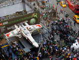 Абсолютная копия истребителя X-Wing из знаменитой киносаги была собрана с помощью конструктора Lego