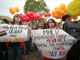ЛГБТ-активисты, как сообщалось накануне, в социальной сети Facebook приглашают желающих принять участие в "Радужном митинге", запланированном в гайд-парке на Пушкинской набережной на 25 число, несмотря на запрет властей