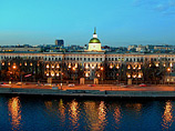 Одним из приоритетных вариантов расположения Парламентского центра является здание Военной академии ракетных войск стратегического назначения имени Петра Великого на набережной Москвы реки, вблизи Кремля