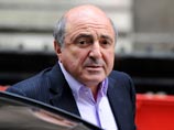 Скончавшийся в Великобритании Борис Березовский хранил тайный дневник в своем доме в местечке Аскот в графстве Беркшир, где в конце марта было обнаружено его тело. Об этом газете "Комсомольская правда" рассказал бывший телохранитель олигарха Скончавшийся в Великобритании Борис Березовский хранил тайный дневник в своем доме в местечке Аскот в графстве Беркшир, где в конце марта было обнаружено его тело. Об этом газете "Комсомольская правда" рассказал бывший телохранитель олигарха