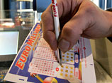 Победитель европейской лотереи EuroMillions прибыл за вознаграждением спустя два дня после объявления победного номера во вторник вечером