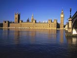 В Великобритании трех членов верхней палаты парламента - Палаты лордов - от оппозиции обвиняют в том, что они брали деньги за свою парламентскую работу