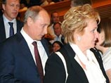 Информацию о выходе в свет президента сообщили все государственные информагентства, деликатно упомянув присутствие Людмилы Путиной Информацию о выходе в свет президента сообщили все государственные информагентства, деликатно упомянув присутствие Людмилы Путиной
