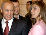 "Цивилизованный развод" Путиных: документы пока не оформлены, а пресса следит за кольцом на руке президента "Цивилизованный развод" Путиных: документы пока не оформлены, а пресса следит за кольцом на руке президента