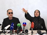 Мать предполагаемых террористов Зубейдат Царнаева рассказала, что американцы допрашивали ее и бывшего мужа во вторник и четверг. Они расспрашивали ее о том, мог ли кто-то повлиять на радикализацию ее сына, пока он был в Дагестане Мать предполагаемых террористов Зубейдат Царнаева рассказала, что американцы допрашивали ее и бывшего мужа во вторник и четверг. Они расспрашивали ее о том, мог ли кто-то повлиять на радикализацию ее сына, пока он был в Дагестане