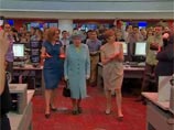 Королева Великобритании неожиданно появилась в студии BBC во время прямого эфира
