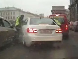 Дуров не отвертелся: за рулем автомобиля, сбившего гаишника в Петербурге, был он Дуров не отвертелся: за рулем автомобиля, сбившего гаишника в Петербурге, был он