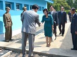 Первая за два года рабочая встреча официальных представителей КНДР и Южной Кореи состоялась в пограничном пункте Пханмунджом в демилитаризованной зоне. Для первого контакта хватило 45 минут
