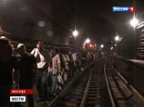 Второе за неделю ЧП в московском метро: поезд с пассажирами застрял между станциями 