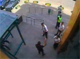 В Ярославле задержан посетитель торгового центра, расстрелявший другого покупателя из-за неудачной шутки (ВИДЕО) В Ярославле задержан посетитель торгового центра, расстрелявший другого покупателя из-за неудачной шутки (ВИДЕО)