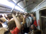 900 человек застряли в поезде в тоннеле московского метро на 40 минут: "Было совсем нечем дышать"
