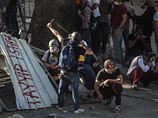 Ситуация в Турции продолжает оставаться напряженной: на площади Таксим в Стамбуле вновь вспыхнули столкновения протестующих с полицией